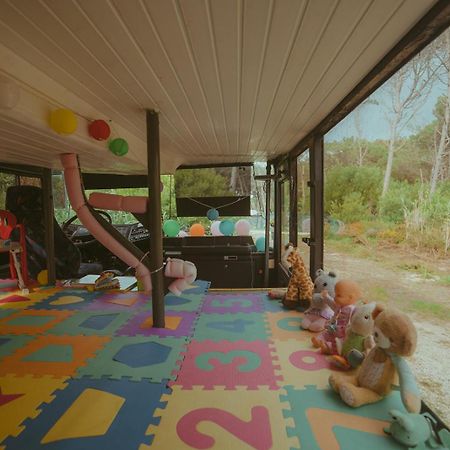 The Amazing Inacio Bus Converted Home Sintra Exterior photo